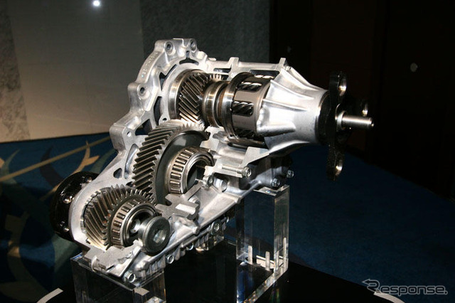 【レクサス LS600h 発表】RWDを基本としたAWD