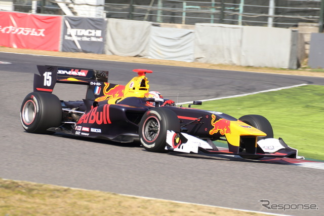 レッドブルカラーのスーパーフォーミュラマシン
