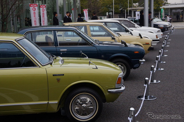 会場にズラリと並んだ歴代カローラ