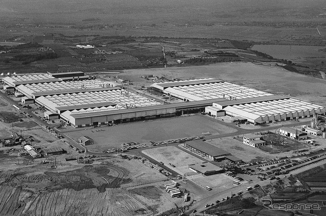 高岡工場完成時の空撮写真