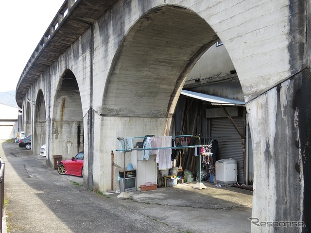 五新線（阪本線）に残るアーチ橋。2016年度の土木遺産に選定された。