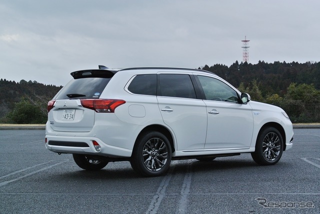 三菱 アウトランダーPHEV Sエディション