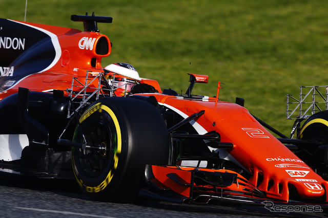 2015年GP2王者のS.バンドーンは、昨季のスーパーフォーミュラ参戦を経て、今季はF1マクラーレン・ホンダのレギュラーに昇格(写真はF1バルセロナ合同テストでの#2 バンドーン)。