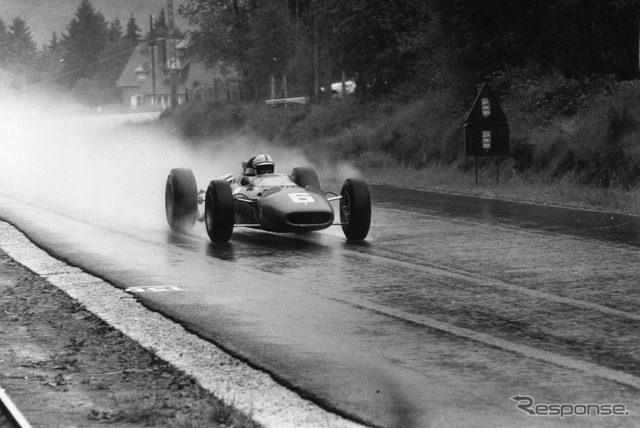 1966年のベルギーGPで優勝したサーティース氏(当時フェラーリ)。