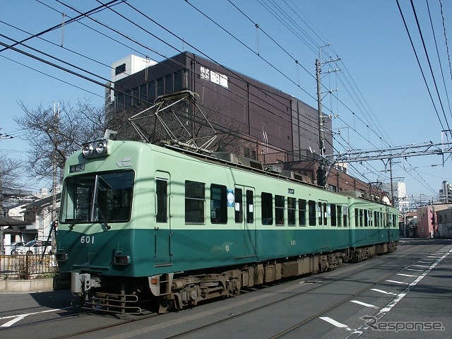 大津線の電車は形式の違いに関わらず、全て新デザインの塗装に統一される。写真は大津線の600形。