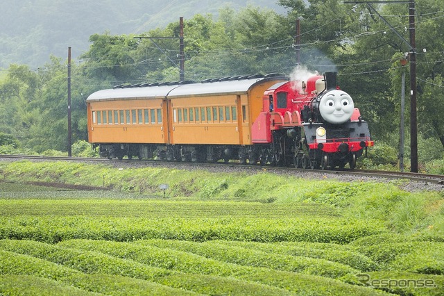 『きかんしゃトーマス号』のほか『きかんしゃジェームス号』も運行される。 (C)2017 Gullane [Thomas] Limited.