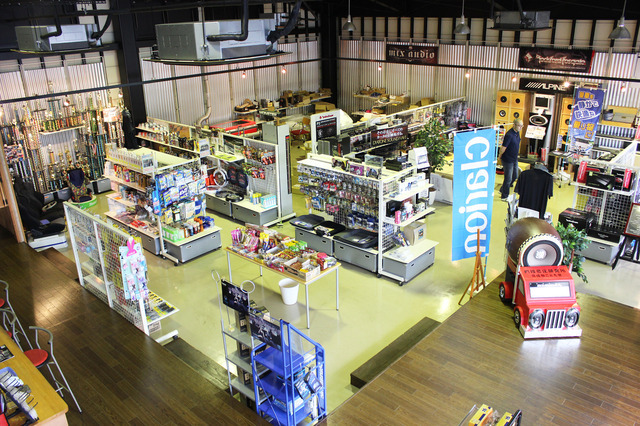 カーオーディオ・プロショップ、“Car's Factory STIL(シュティール)”(山形県)の店内。