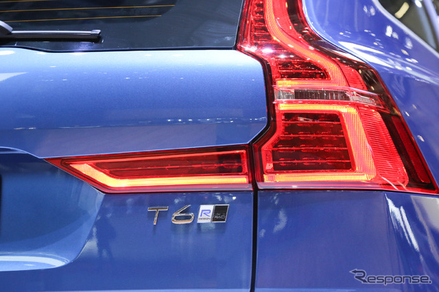 ボルボ XC60 新型「T6 R-デザイン」(ジュネーブモーターショー2017)