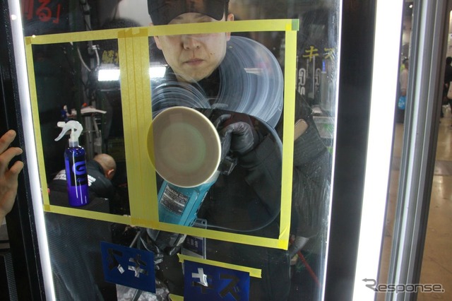 研磨作業中