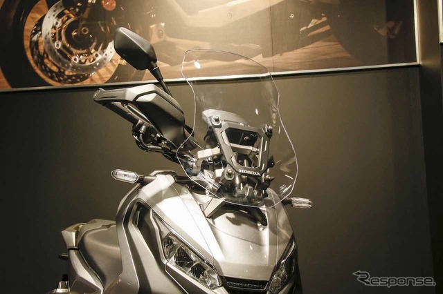 大阪モーターサイクルショーに展示されたHonda X-ADV。