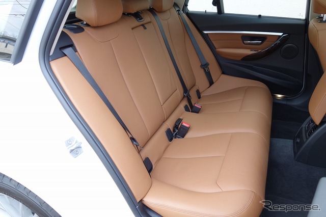 BMW 318iツーリング ラグジュアリー