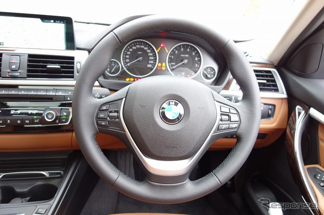 BMW 318iツーリング ラグジュアリー