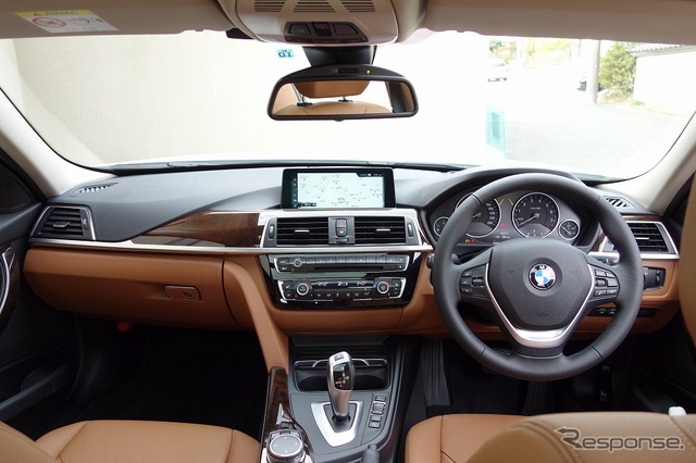 BMW 318iツーリング ラグジュアリー