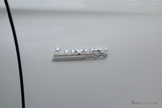 BMW 318iツーリング ラグジュアリー