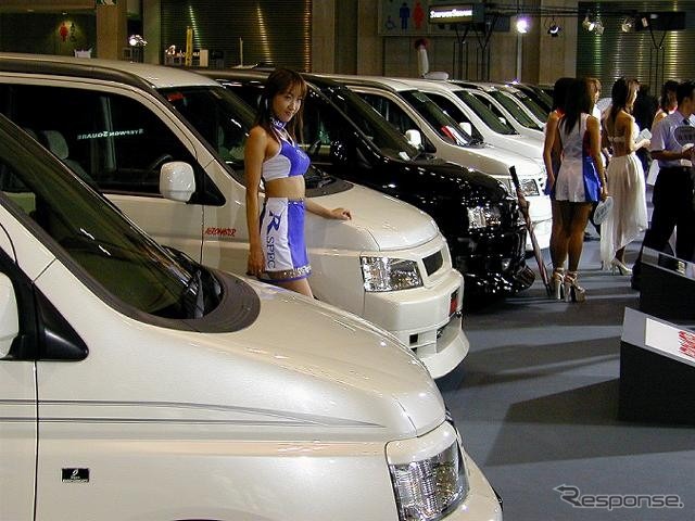 【オートギャラリー東京2001】クルマ、ダンス、レースクイーン?!