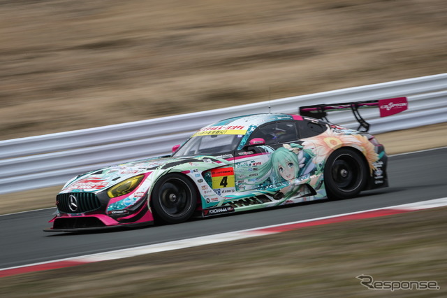 GT300クラス4位の#4 メルセデス。