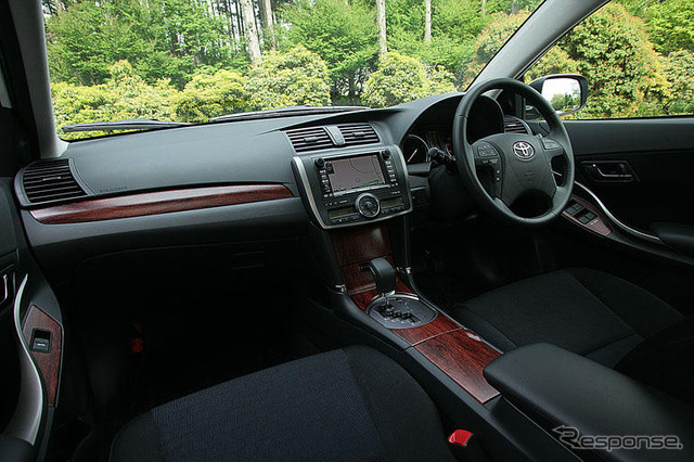 【トヨタ プレミオ/アリオン 新型発表】ライバル車は日産 シルフィ