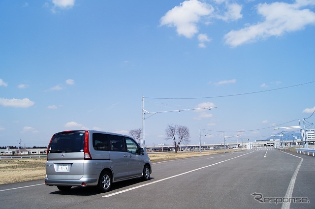 屋外テストコースも自動運転車両の試験に対応させた。