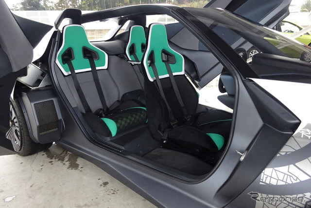 日産 ブレードグライダー