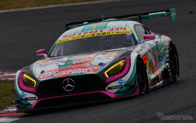 GT300クラスを戦う“初音ミク メルセデス”。