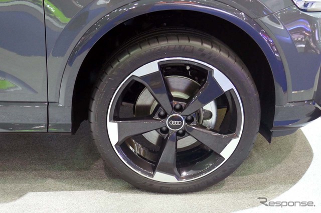 「Q2]のタイヤサイズは215/55R17を組み合わせた