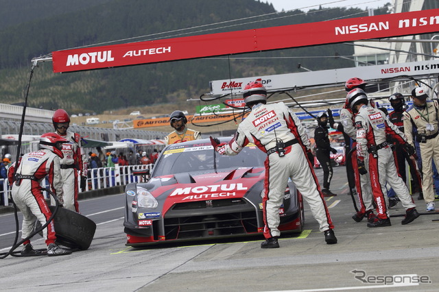 オートポリスで開催された 2015年SUPER GT 第7戦