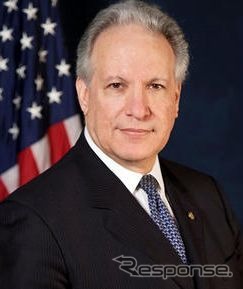 米国の運輸省道路交通安全局(NHTSA)のマーク・ローズカインド前長官