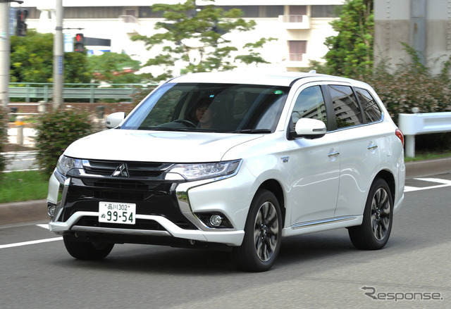 三菱 アウトランダーPHEV