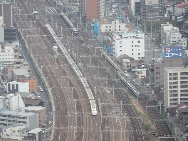 オフィスからも東海道新幹線や東海道本線、名鉄線などの姿を見ることができる。