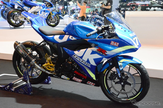 スズキGSX-R150レーサー