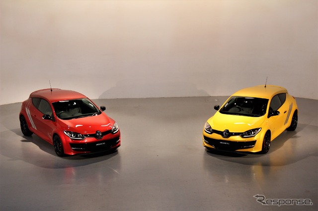 ルノー メガーヌRS273ファイナルエディション(左)とRS273パックスポール(右)