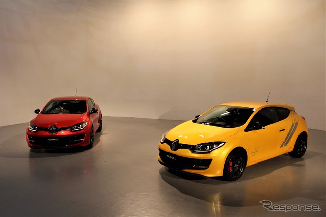 ルノー メガーヌRS273ファイナルエディション(左)とRS273パックスポール(右)