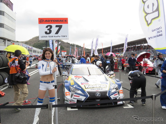 決勝1位の#37 LC500。