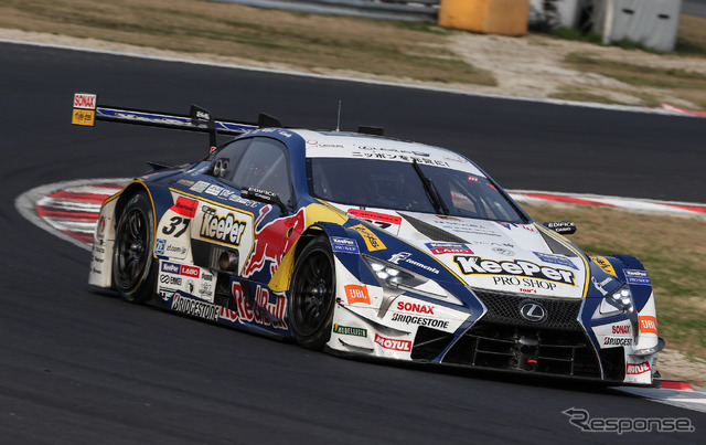 決勝1位の#37 LC500。