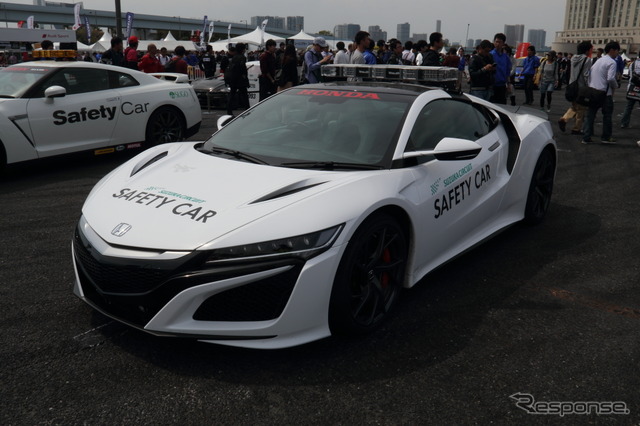 各地のサーキットのセーフティカーが集合(モータースポーツジャパン2017)