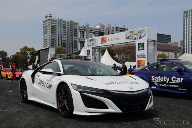 各地のサーキットのセーフティカーが集合(モータースポーツジャパン2017)