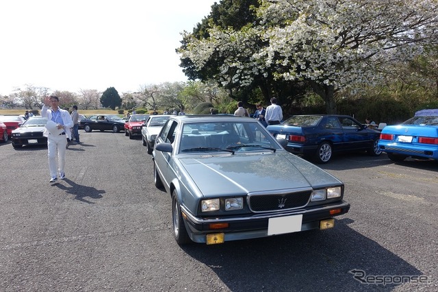 芝生の庭園への入場はモデルごとで。数回に分けて行われた(ビトルボフェスタ2017)。