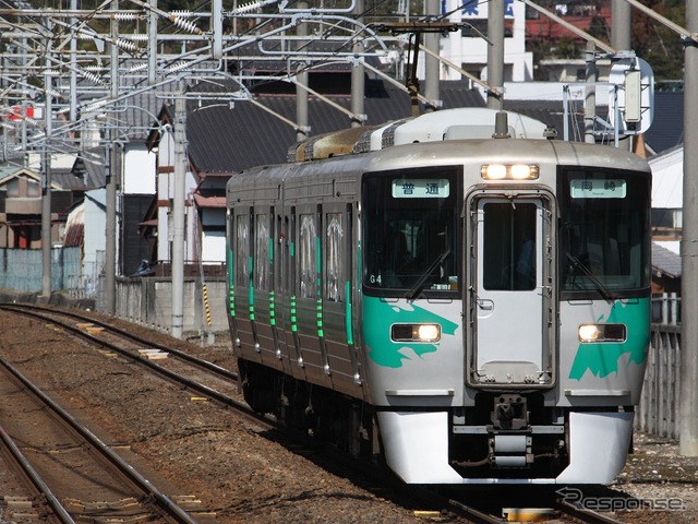 愛知環状鉄道線を走る普通列車。GW限定のフリー切符が発売される。