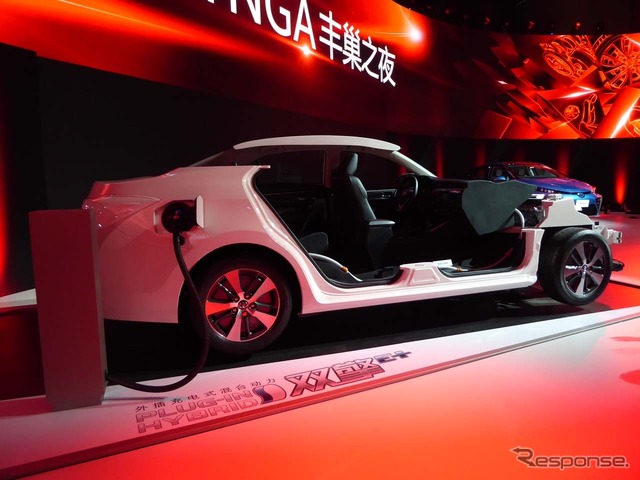 中国国内で2018年導入予定のプラグインハイブリッド車のコンセプトも出展