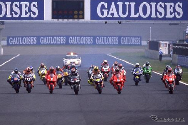 2002年MotoGPパシフィックGPスタートシーン