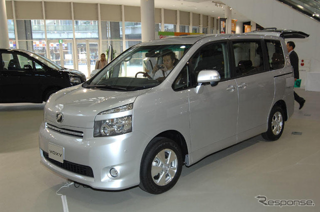 【トヨタ ヴォクシー/ノア 新型発表】ダイナミズムをプラスした