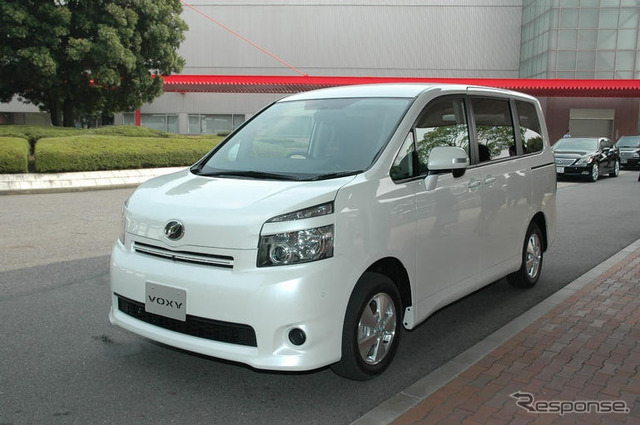 【トヨタ ヴォクシー/ノア 新型発表】トヨタ博物館に豊田章男副社長が登場