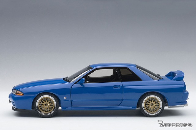 オートアート 日産スカイライン GT-R（R32）VスペックII チューンド・バージョン 1/18スケールモデル