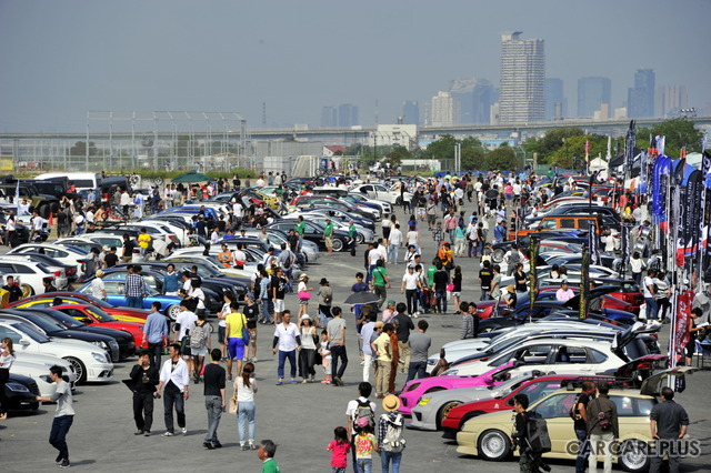 昨年は225台のカスタムカーが大阪・舞洲に集結した