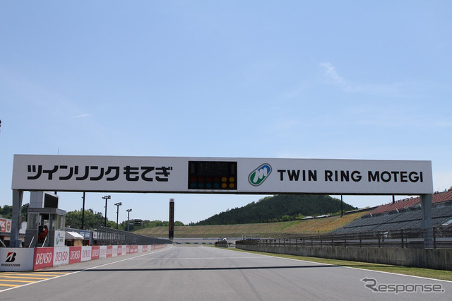 サーキット・クルーズ「サーキット・クルーズで走行する国際レーシングコース メインストレート」
