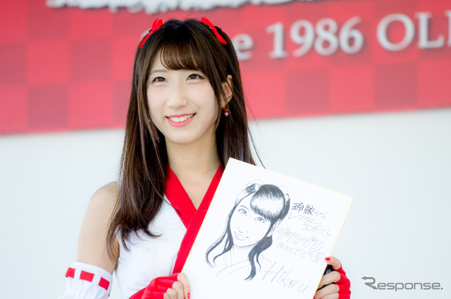『いにしゃるR レースクイーン・コンテスト』で優勝した遠藤香さん(2017年5月5日)