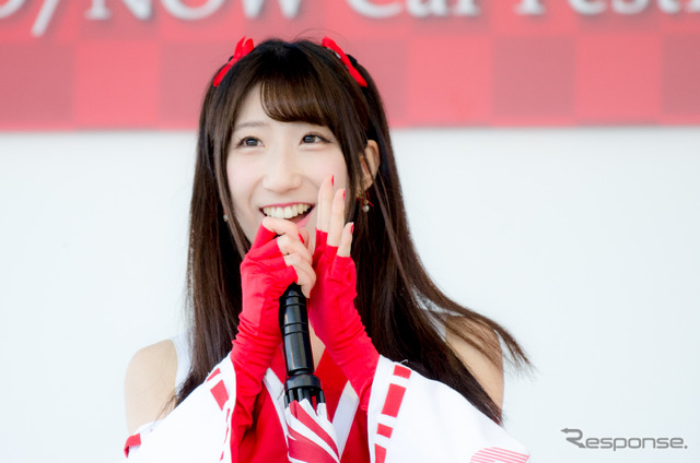 『いにしゃるR レースクイーン・コンテスト』で優勝した遠藤香さん(2017年5月5日)
