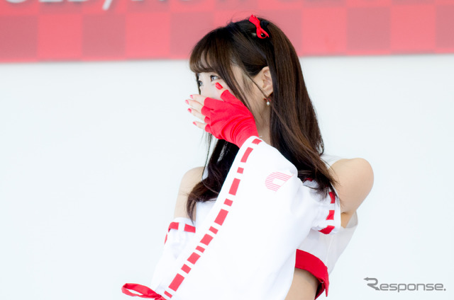 『いにしゃるR レースクイーン・コンテスト』で優勝した遠藤香さん(2017年5月5日)