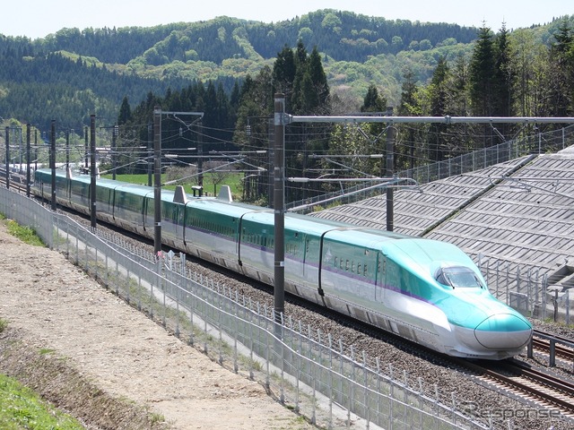 利用が好調だった北海道新幹線。今後もJR北海道の基盤として活躍しそうだが、その設備維持費用も莫大で、負担は大きい。