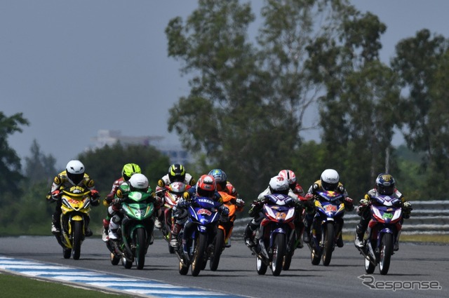 タイでのアンダーボーン150のレースシーン